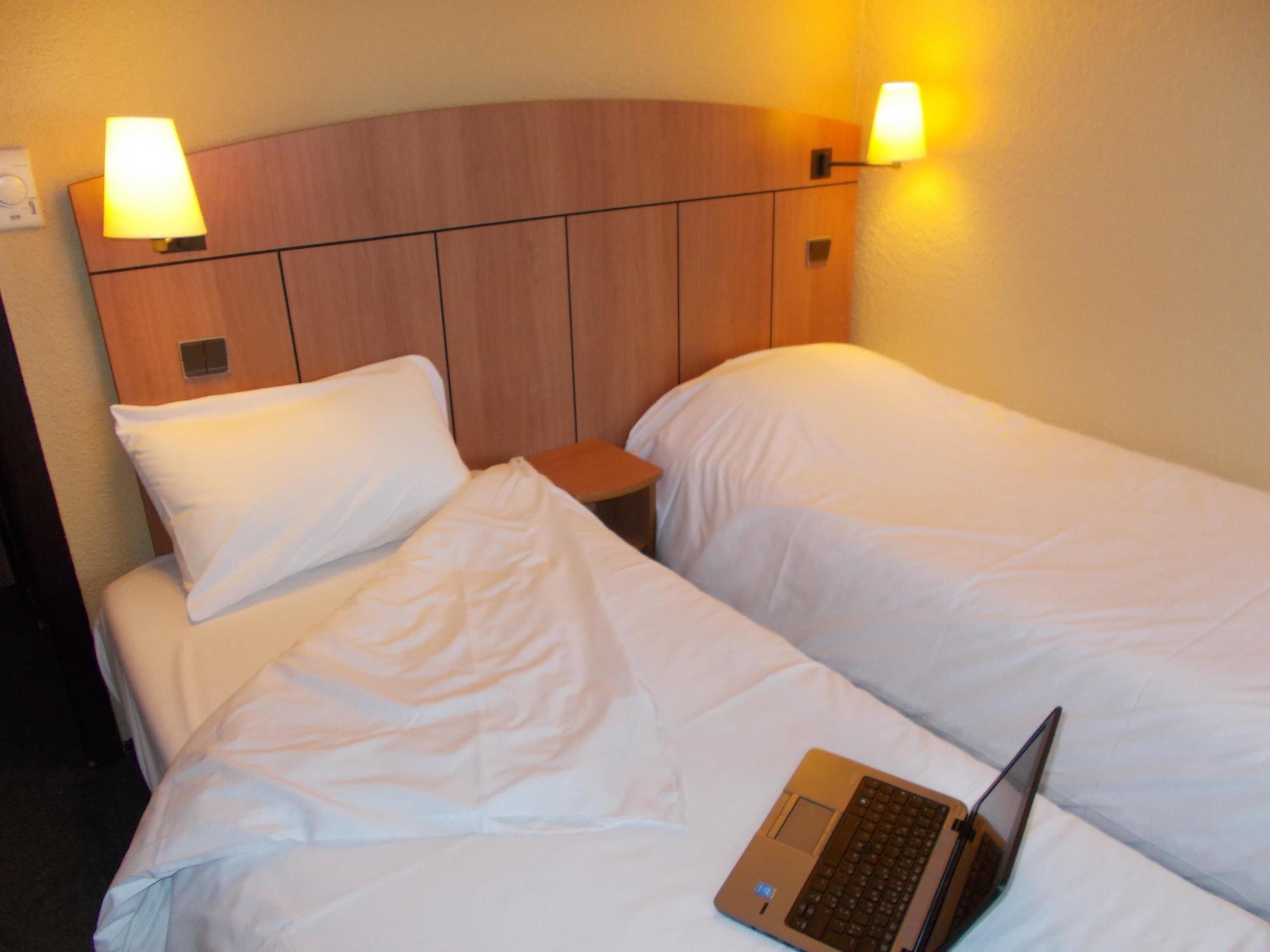 Kyriad Tarbes Odos Ngoại thất bức ảnh